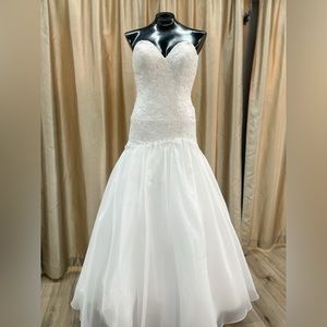 Allure Bridals White Wedding Gown